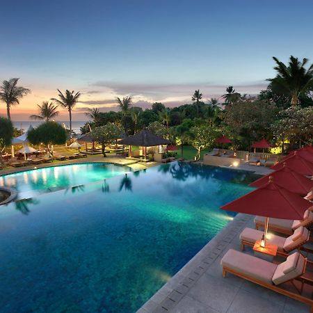 Bali Niksoma Boutique Beach Resort Legian Exterior foto The pool at the resort