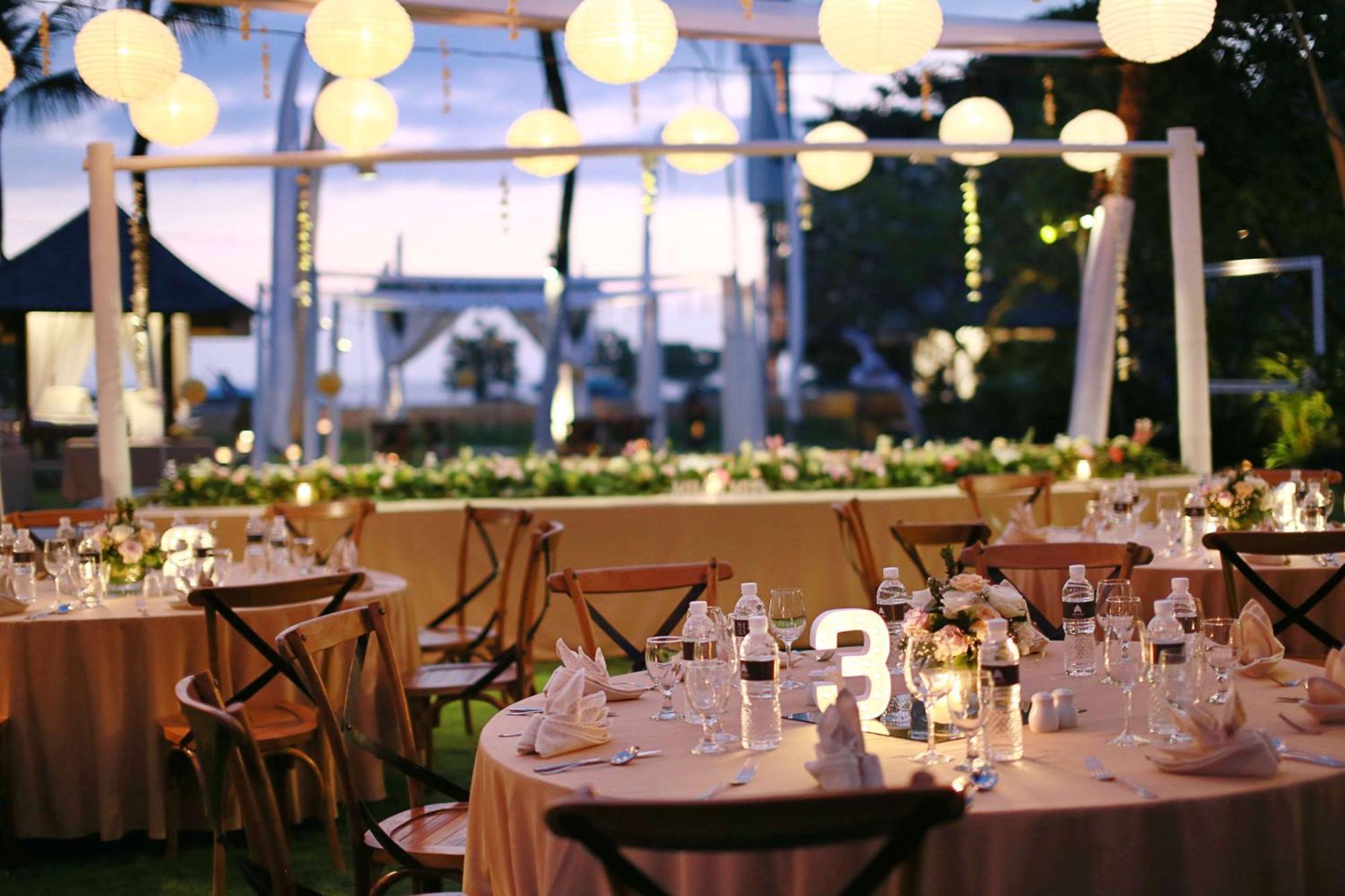 Bali Niksoma Boutique Beach Resort Legian Exterior foto A wedding reception